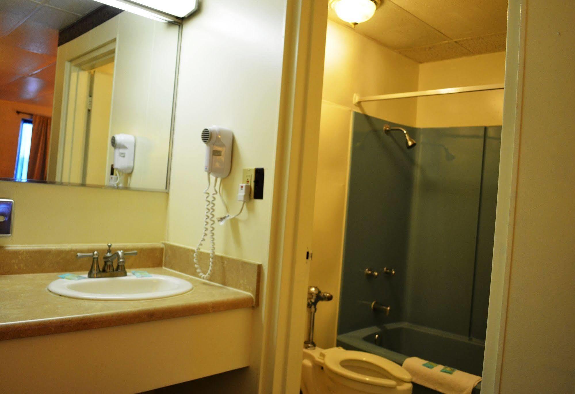 Economy Inn Bluefield Esterno foto